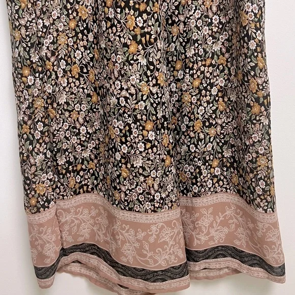 Francesca's Brielle Brown Gold Floral Smocked Ruffle Sleeves Jumpsuit Sz Small - Picture 5 of 9
